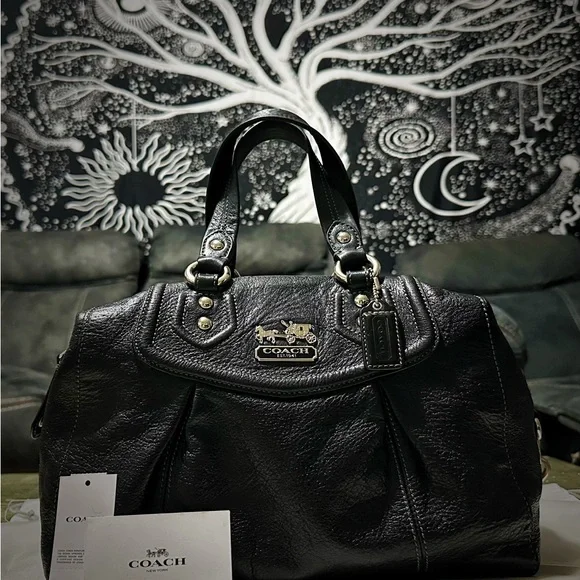 Vintage style Y2K Coach Black Leather Shoulder Bag with Silver Hardware handbag - Picture 8 of 17